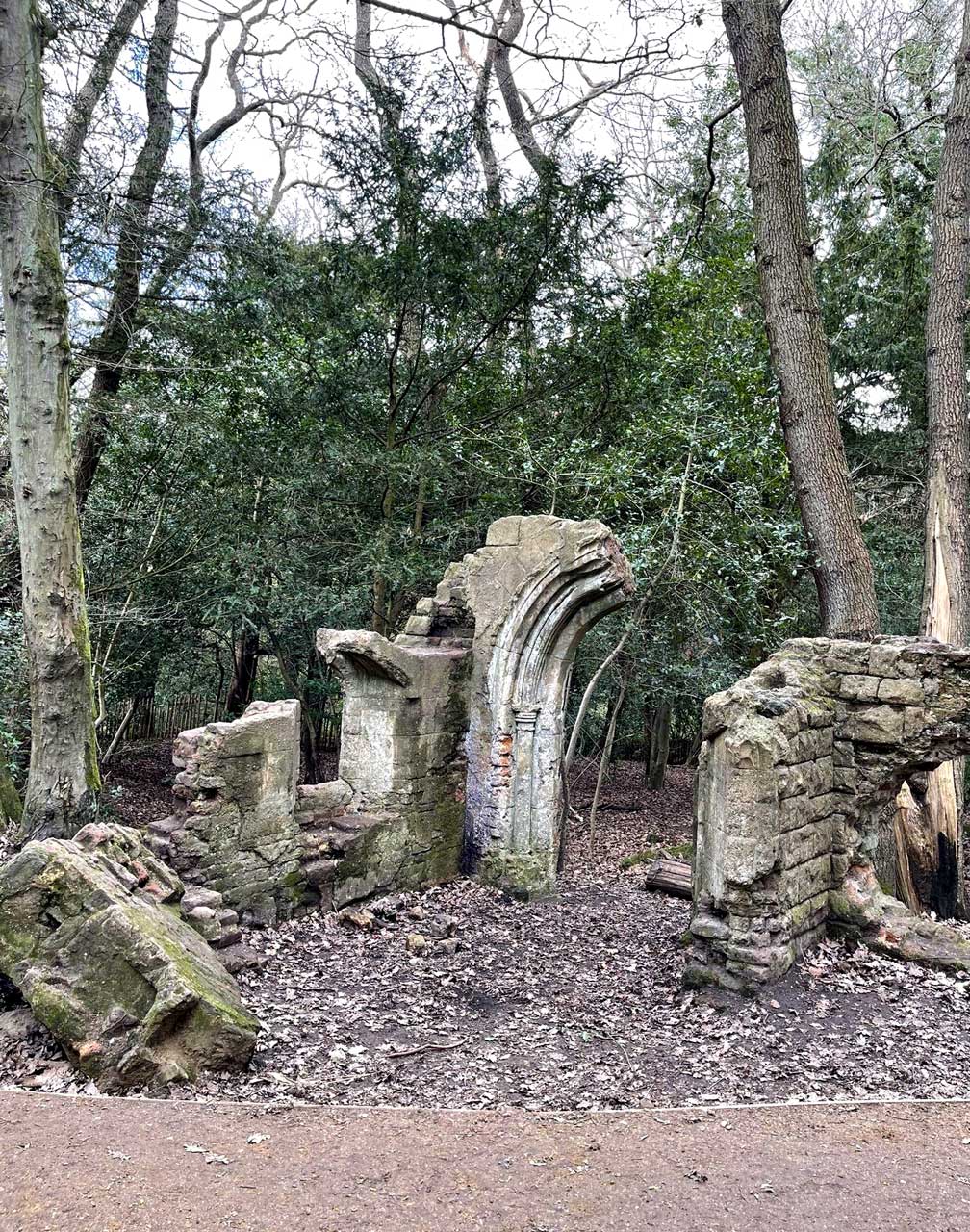 Green Chain Walk - Victorian Era Ruins in Dulwich Wood