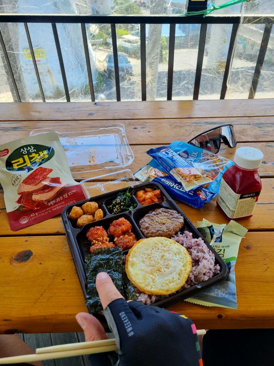 Korean 7-Eleven convenience store lunch / bento box