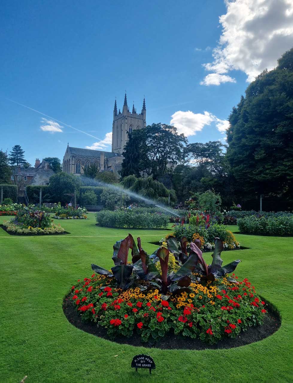 Park and cathedral in Bury St Edmunds