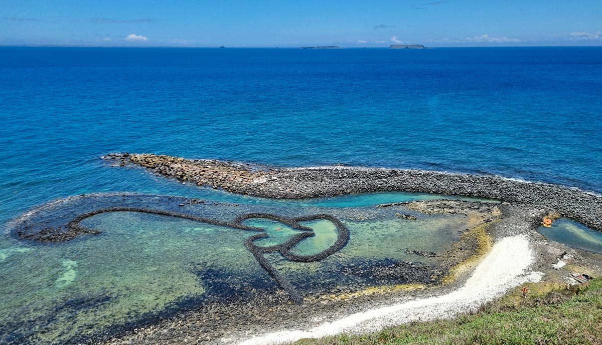 Twin Heart Stone Weir viewpoint, Qimei, Penghu Islands, Taiwan